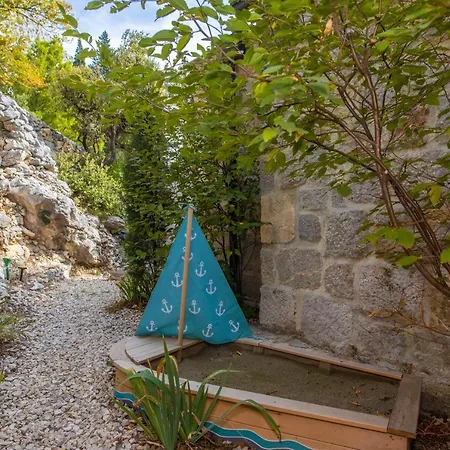 Country house 2m Makarska