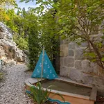 컨트리하우스 2m 마카르스카