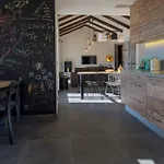 2m 컨트리하우스 마카르스카