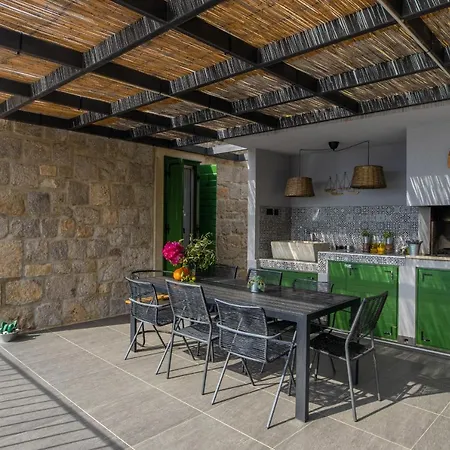 Country house 2m