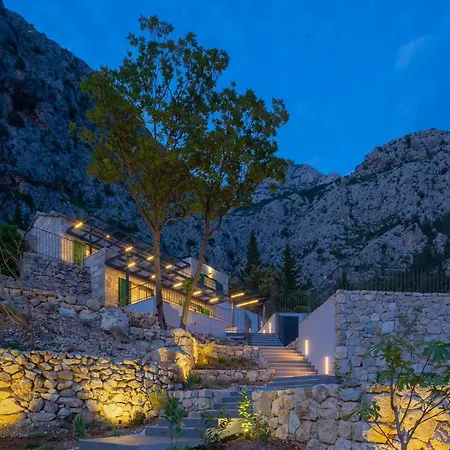 2m Country house *
